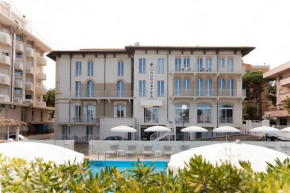  Hotel Villa Augustea  Римини